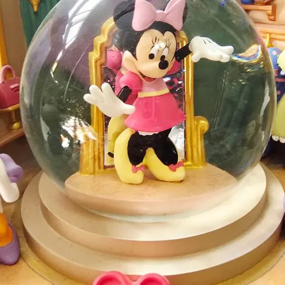 Vintage Disney Minnie's bou-tique With Minnie & Daisy Snowglobe Rare - Picture 5 of 16